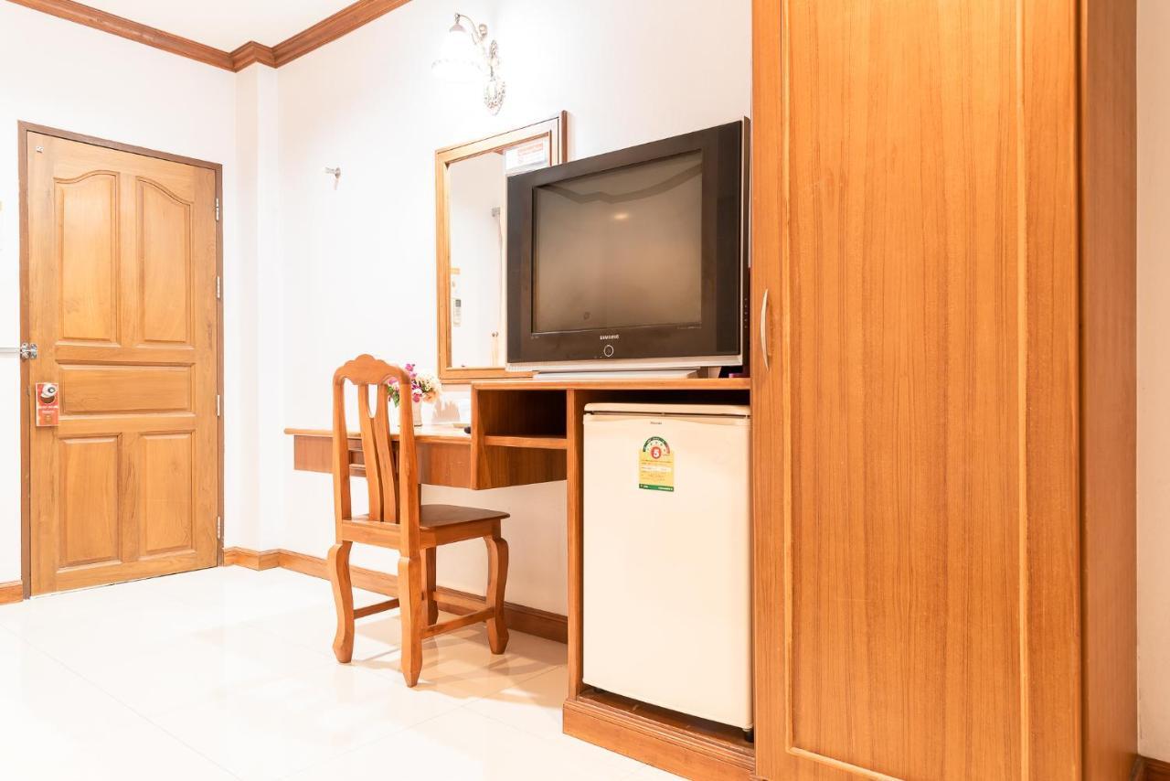 Pn Gold Resort Bangsaen Esterno foto