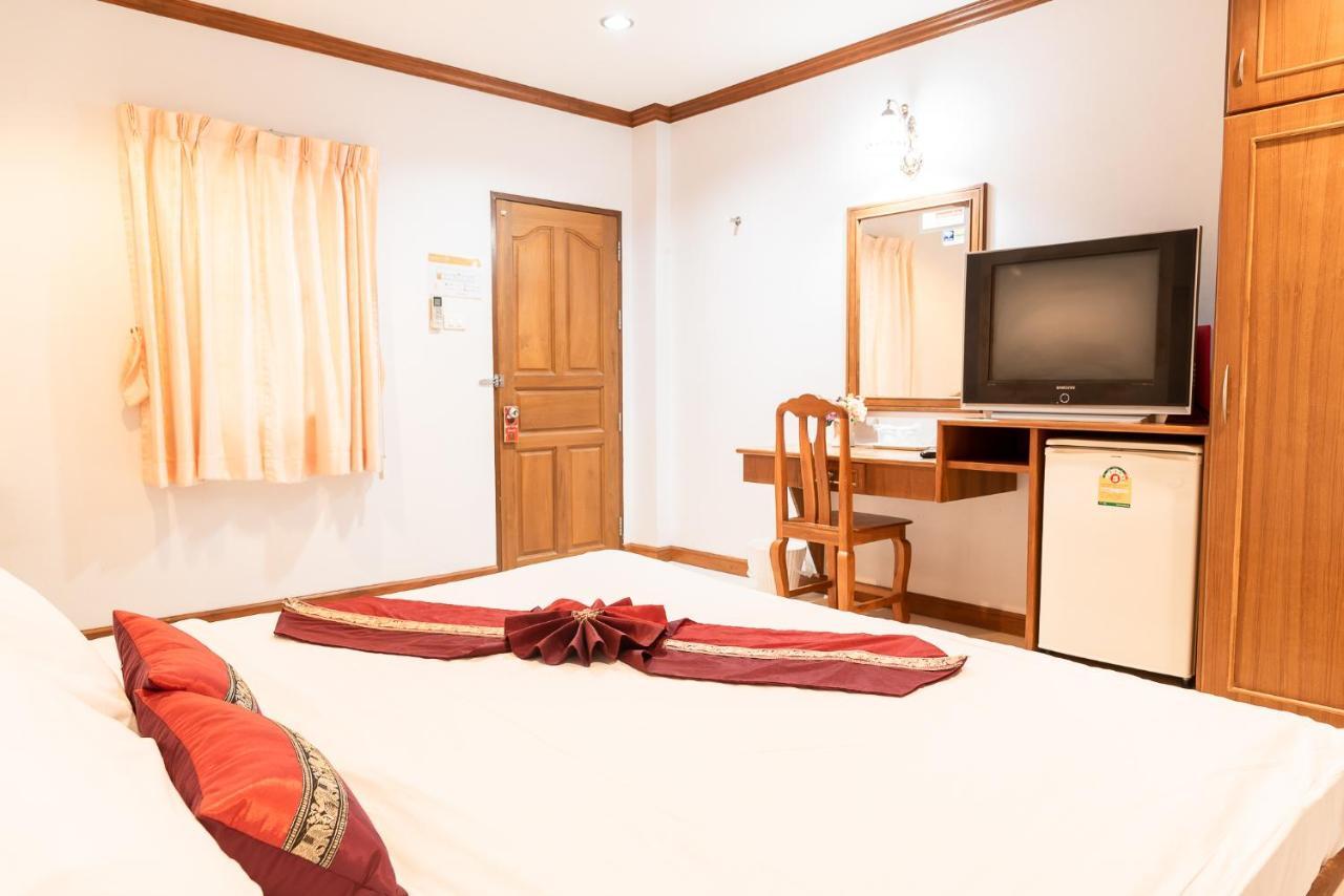 Pn Gold Resort Bangsaen Esterno foto