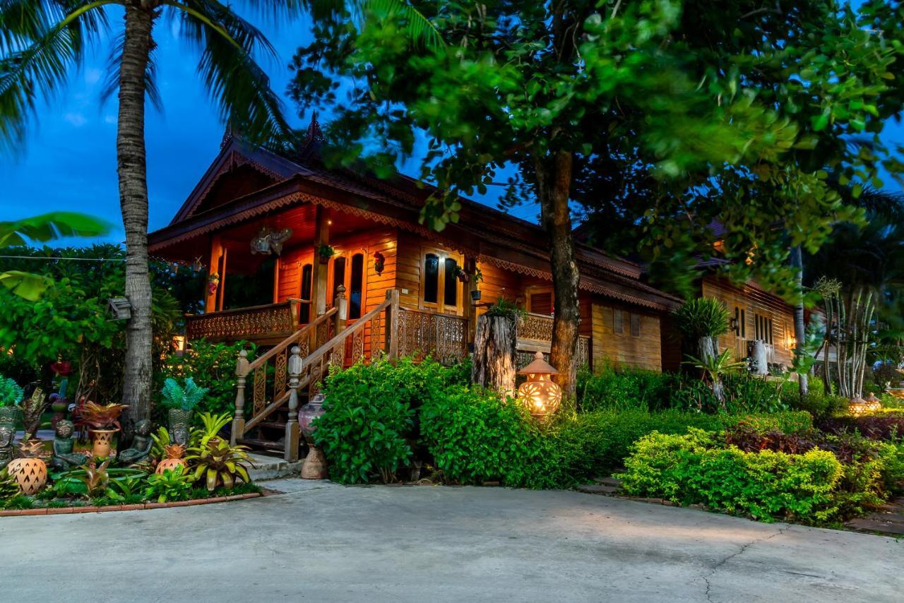 Pn Gold Resort Bangsaen Esterno foto