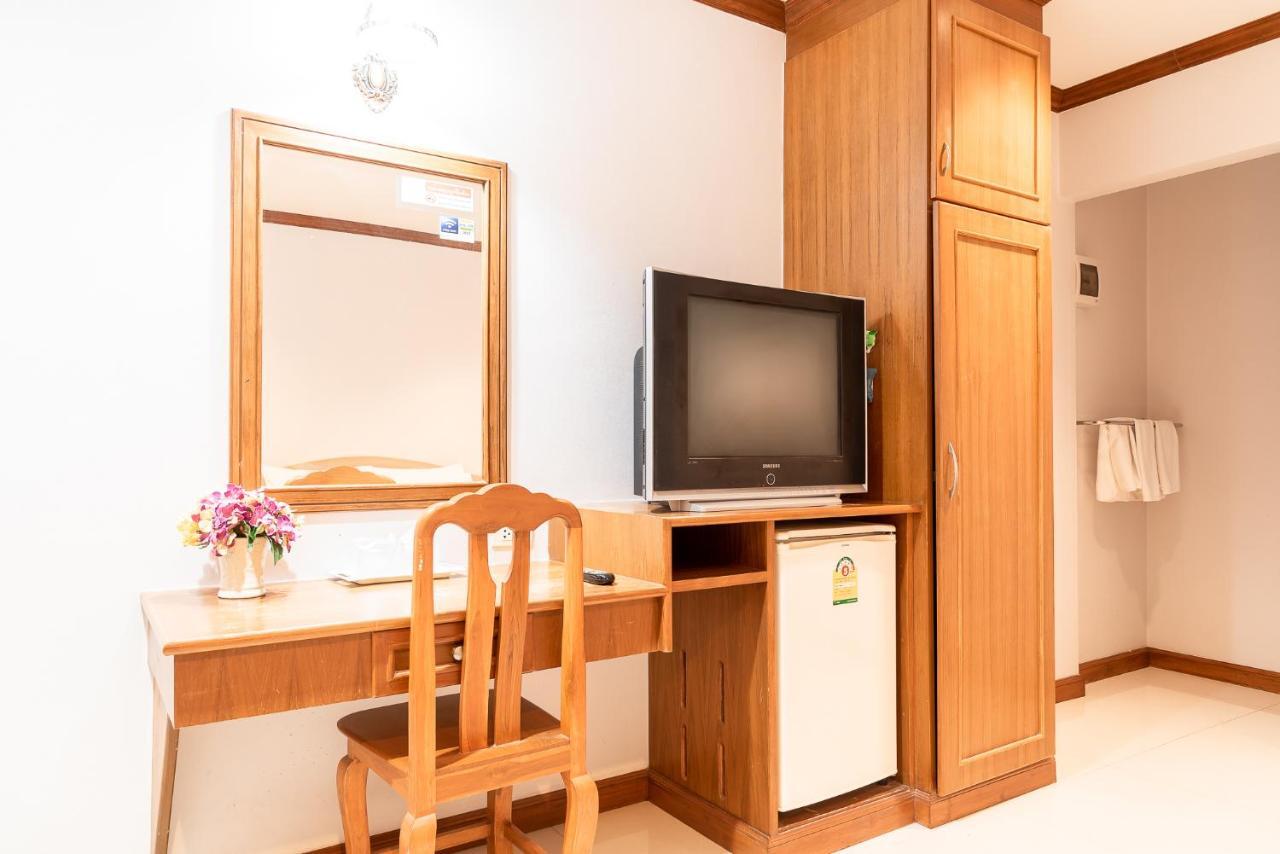 Pn Gold Resort Bangsaen Esterno foto