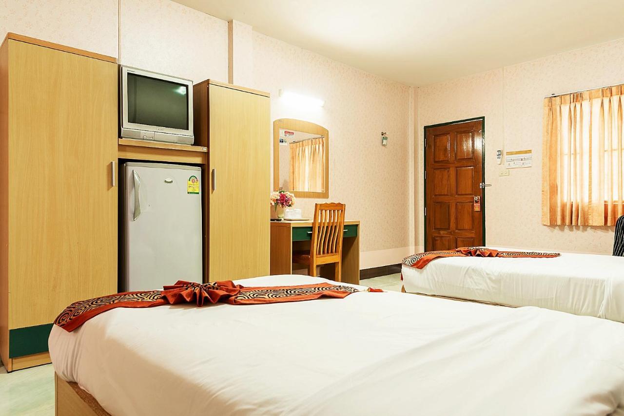Pn Gold Resort Bangsaen Esterno foto