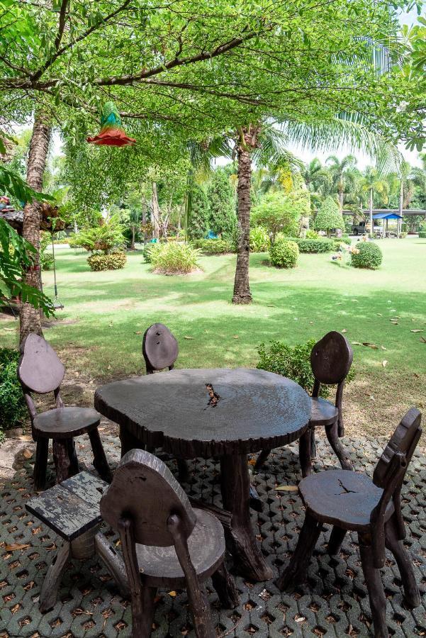Pn Gold Resort Bangsaen Esterno foto