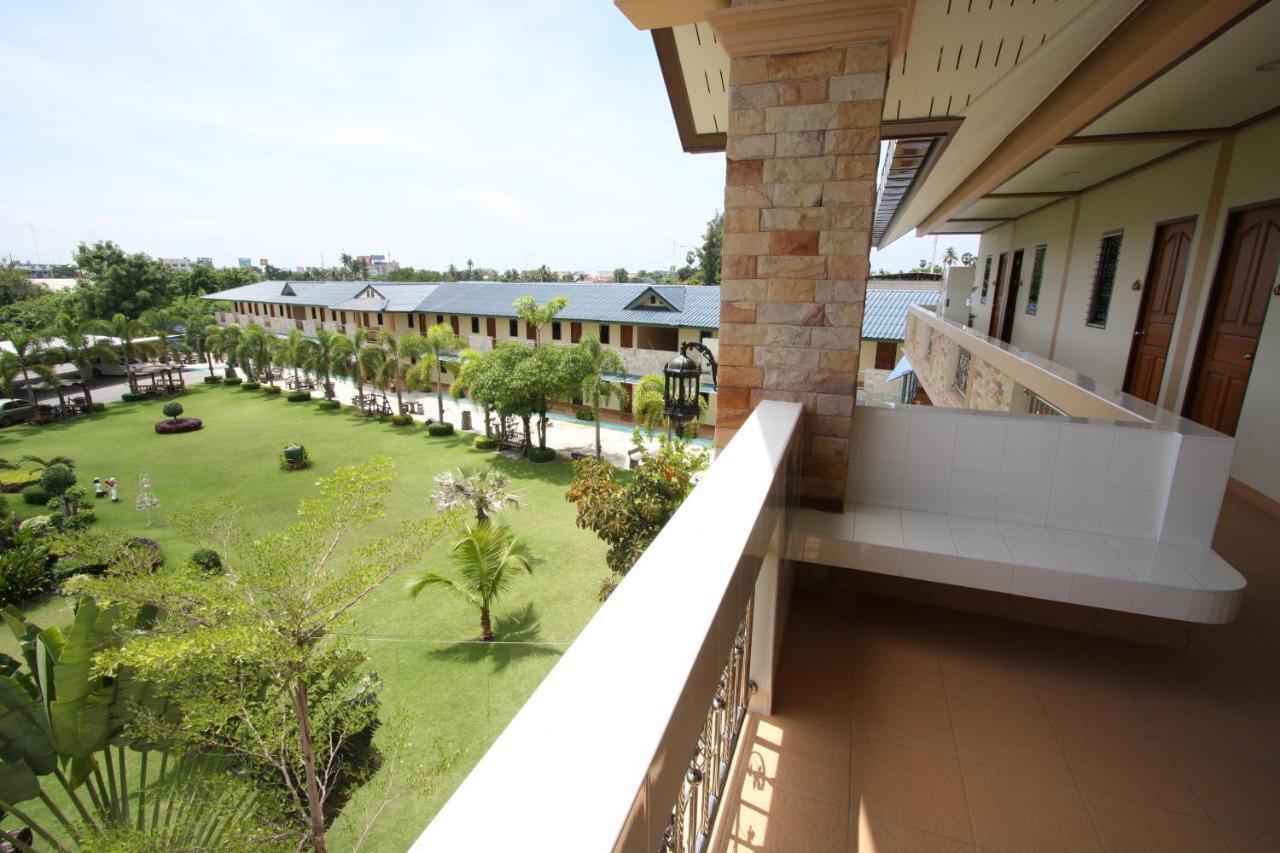 Pn Gold Resort Bangsaen Esterno foto