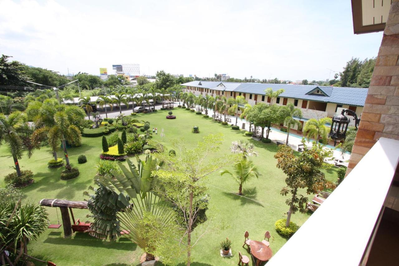 Pn Gold Resort Bangsaen Esterno foto