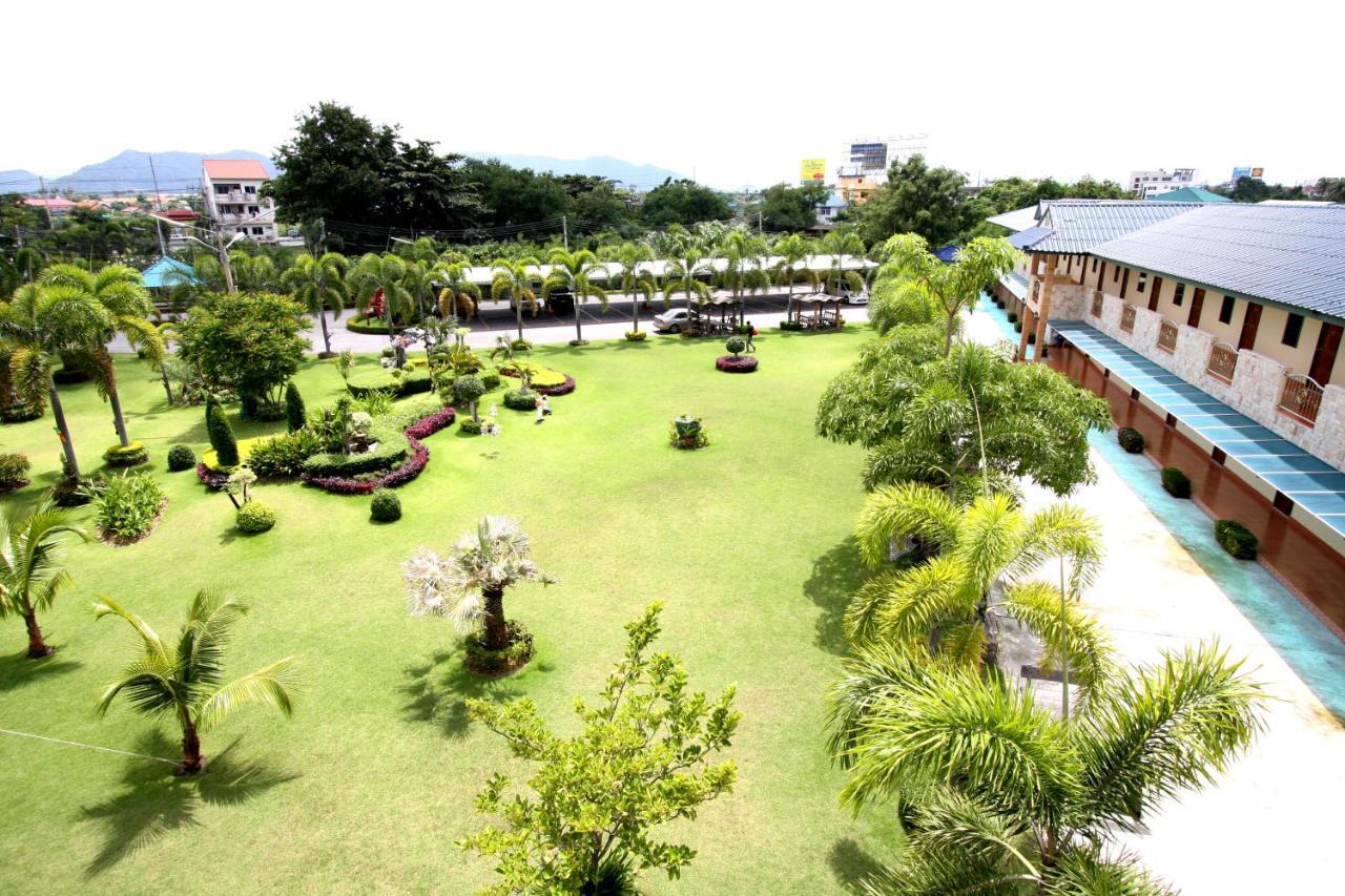 Pn Gold Resort Bangsaen Esterno foto